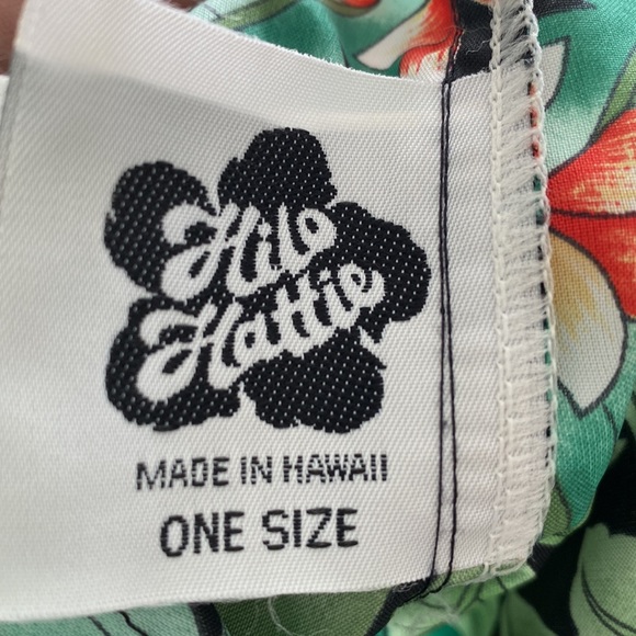 Gorgeous Hawaiian sarong/wrap - Picture 3 of 5